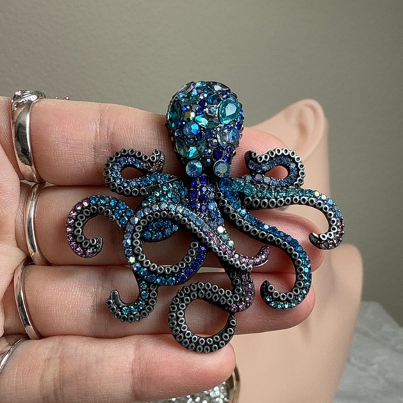 Blue and Purple Octopus Brooch. - Picture 5 of 6